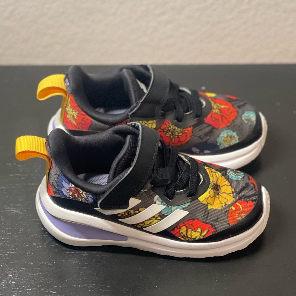 Adidas Toddler Girl Size 7k
